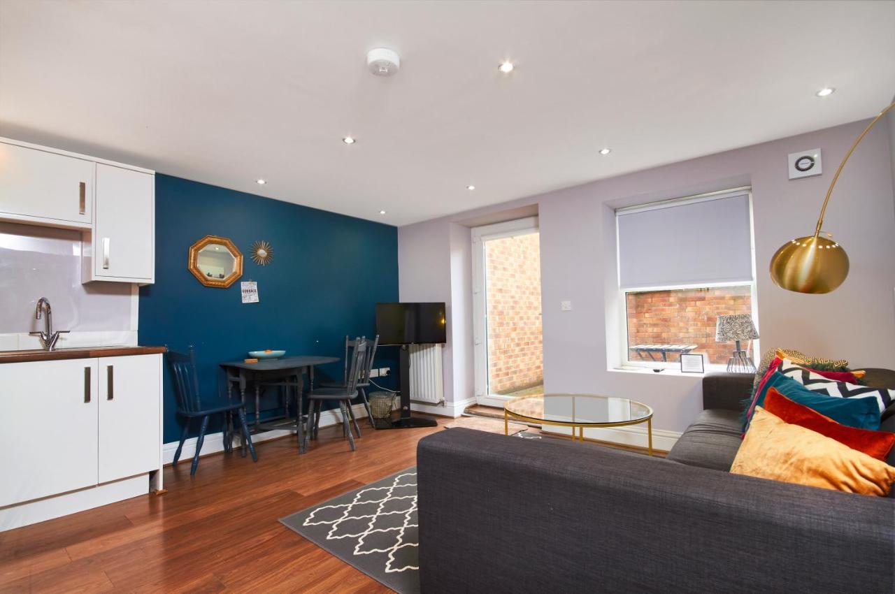 Newcastle Treasure - Sleeps 4 - Lower Ground Floor Экстерьер фото